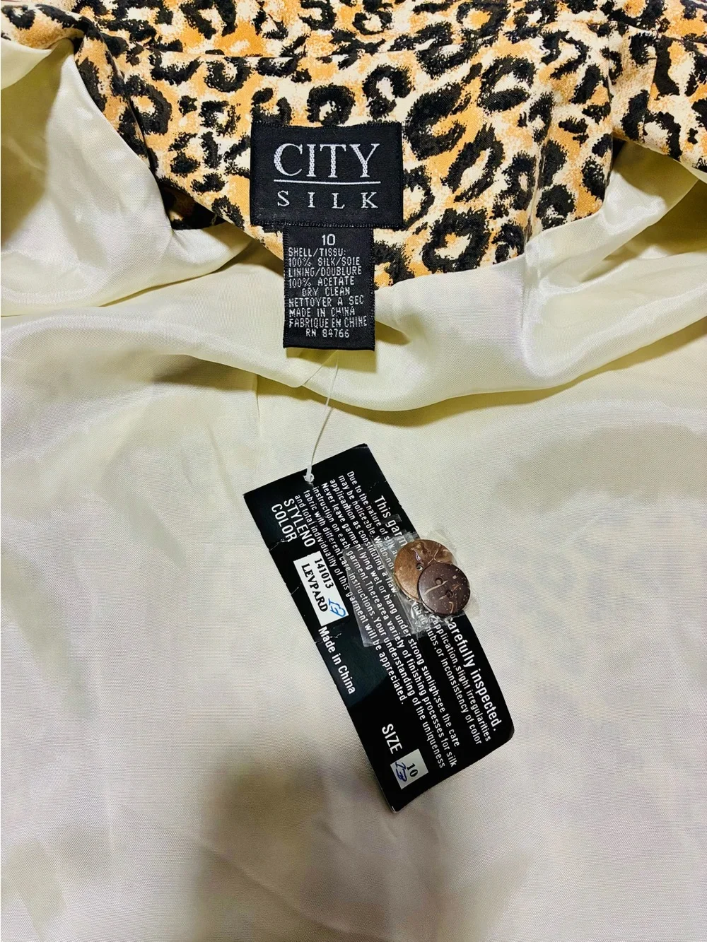 VTG City Silk Leopard 💯 Silk Cropped Lined Jacket w/ Shoulder Pads Button Down